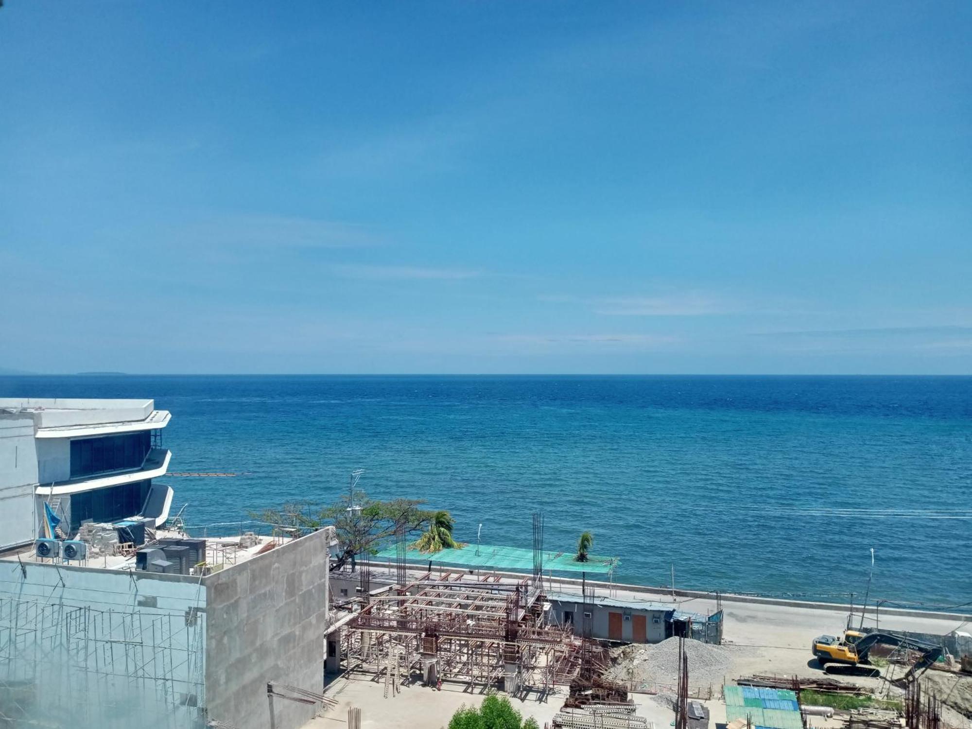 Condotel Dc Marina Spatial Felinvest Dumaguete City Exterior photo